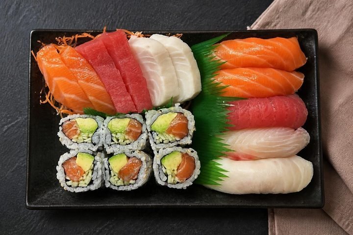 Sushi and sashimi combo for one